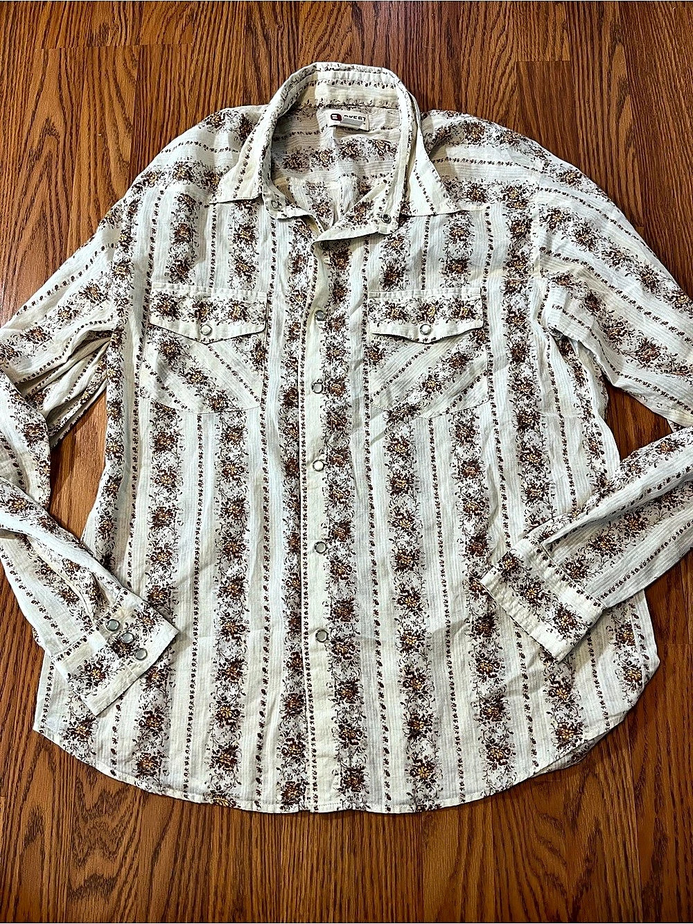 Y2K BKE men’s floral button up with pearl snap buttons size large